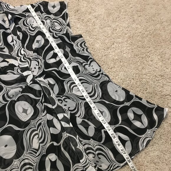 Vintage Monochrome Retro Ogee Cap Sleeve Twist Empress Waist Sheer Chiffon Top - Picture 16 of 16